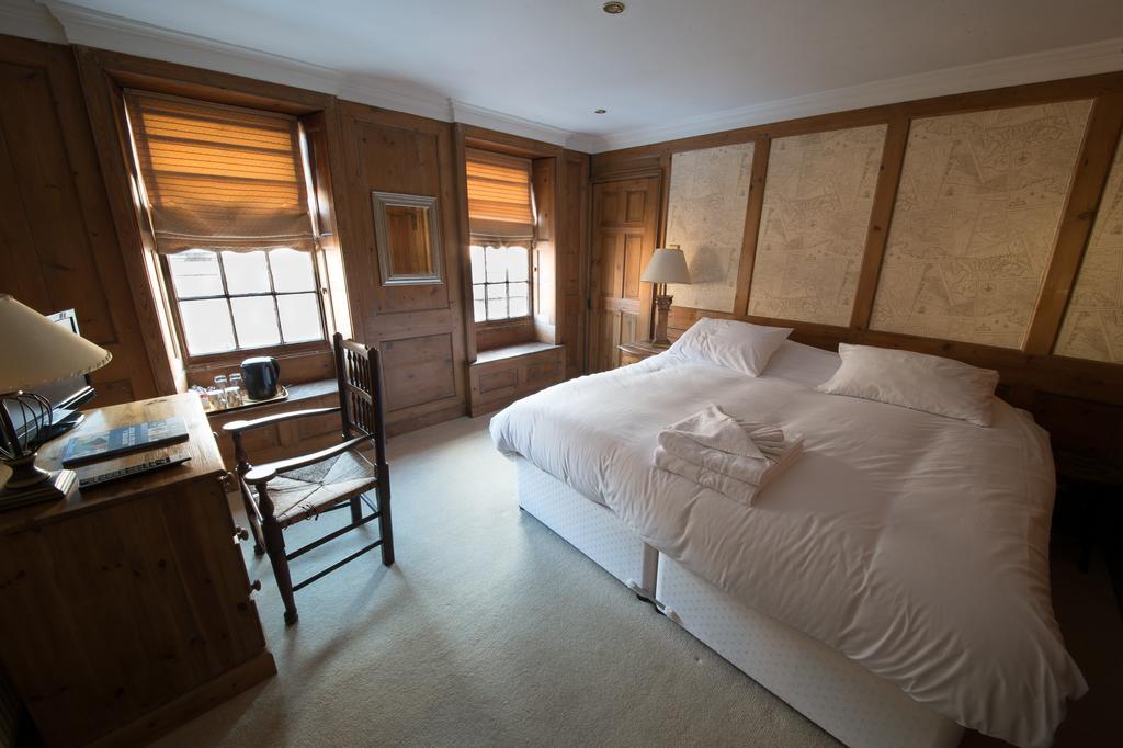 Hewitts Hotel And Restaurant นิวพอร์ต ภายนอก รูปภาพ